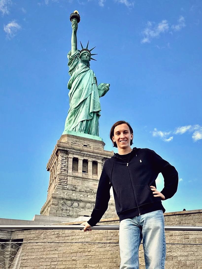 Jaka pred Kipom svobode v New Yorku
